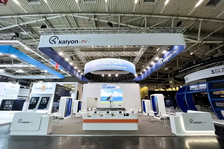 Messestand von Kalyon PV – Intersolar 2023, München – Bild 7