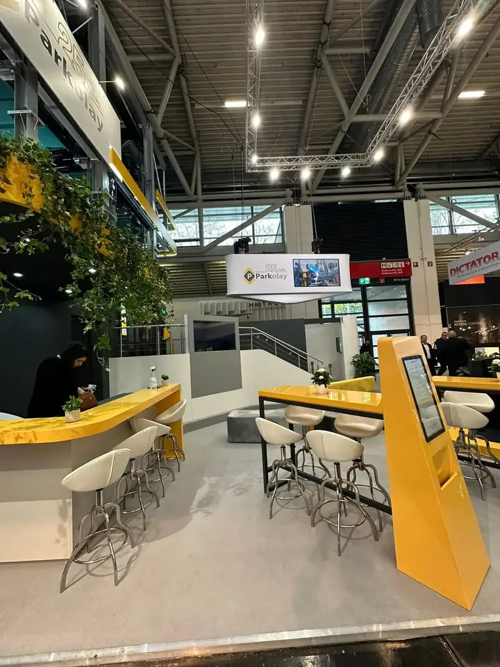 Messestand von Parkolay – BAU 2023
